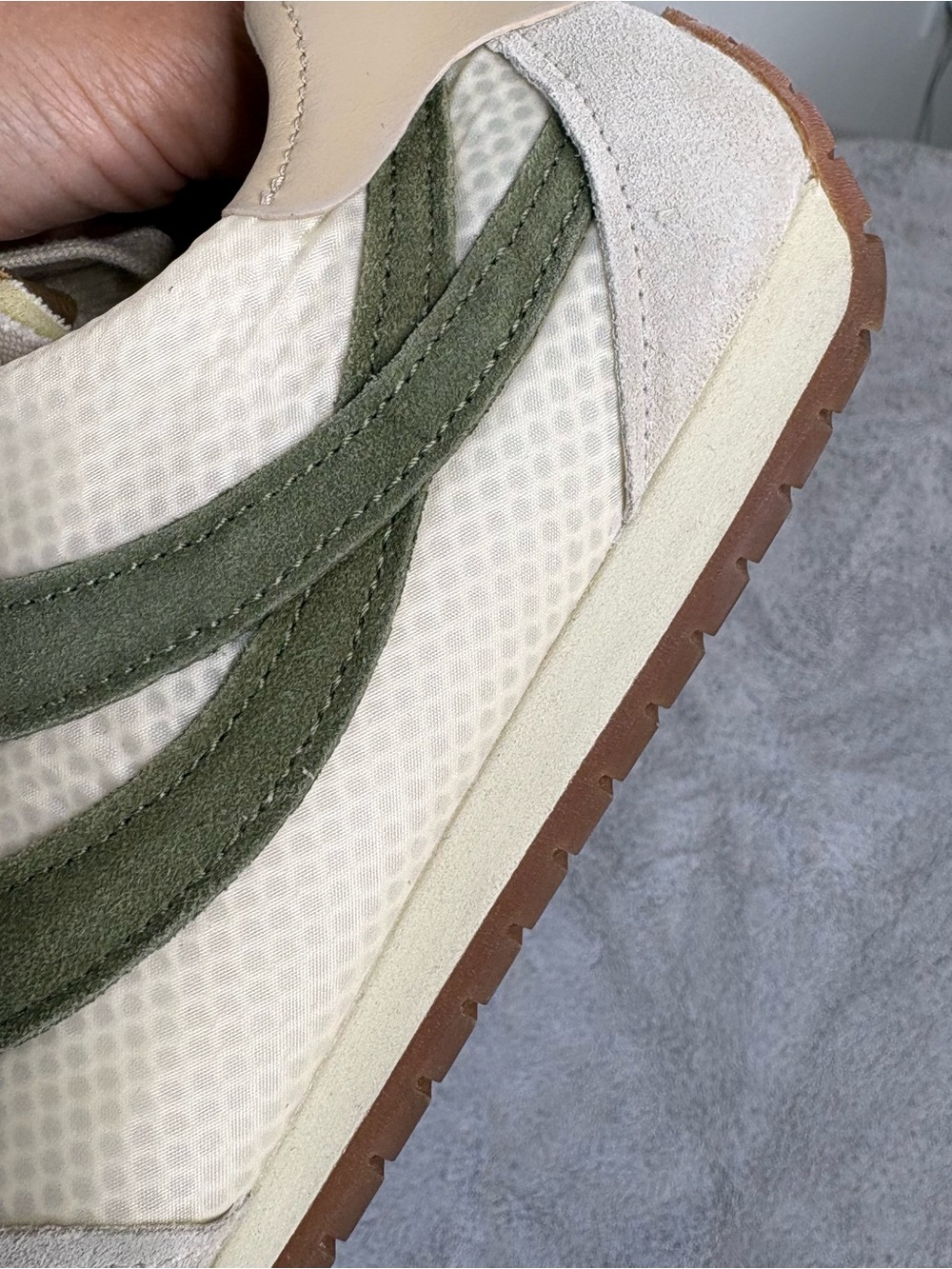 Vince Oasis Runner Sneaker Moonlight Loden Green Women’s size 7 - Picture 8 of 14
